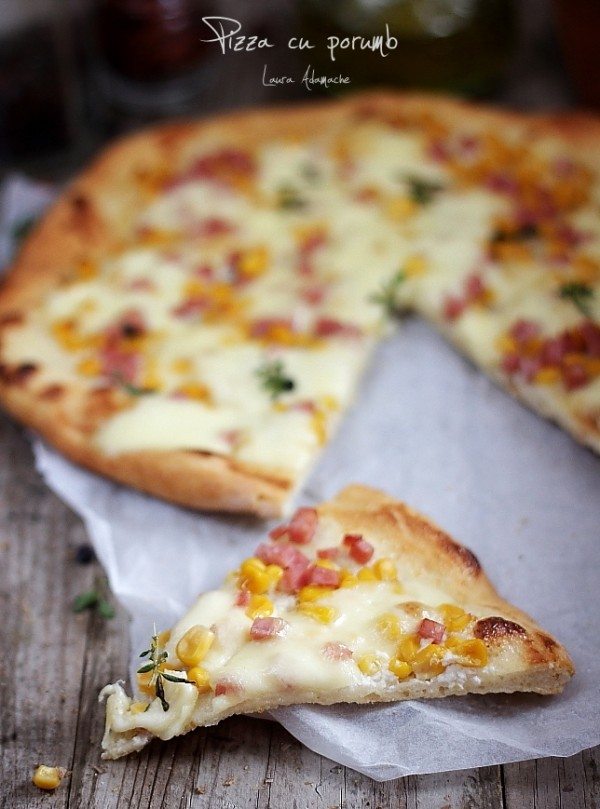 Sectiune pizza cu porumb