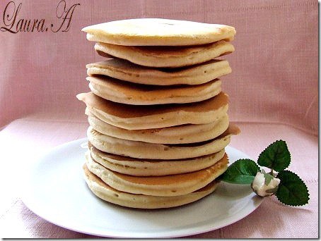 Clatite americane (American pancakes) - Laura Adamache