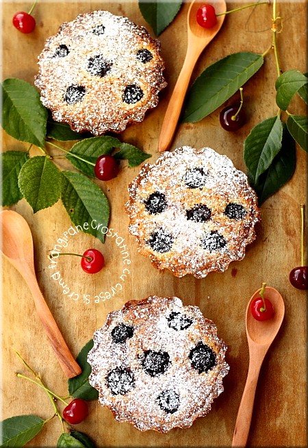 Mini tarte cu cirese si crema frangipane prezentare