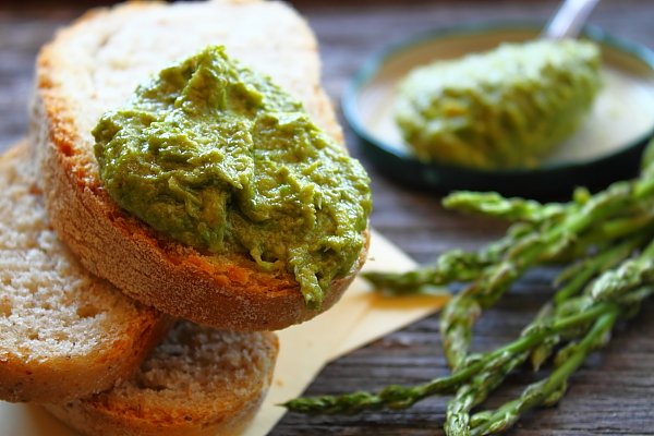 Pesto de sparanghel salbatic