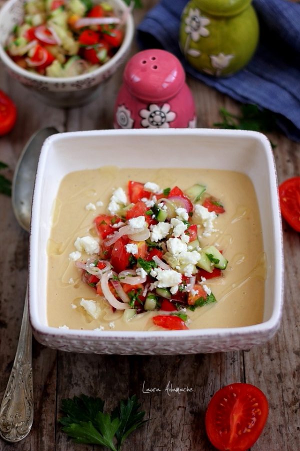 Crema de naut cu salata greceasca