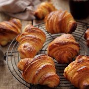 Croissants cu aluat foietaj de casa