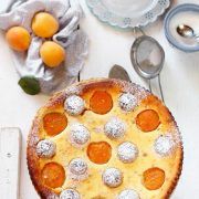 Tarta cu caise si amaretti