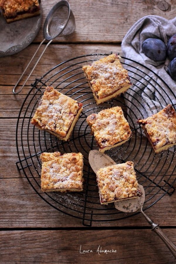 Prajitura cu prune si crumble cu alune