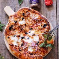Pizza cu ton si masline