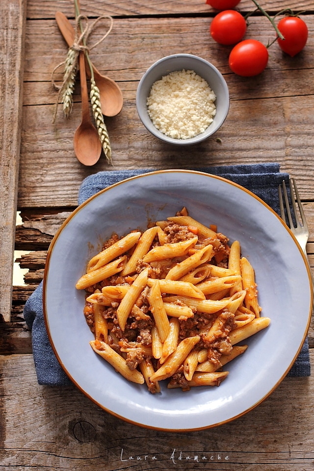 paste cu carne tocata si ciuperci la multicooker