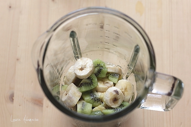 smoothie cu fructe preparare