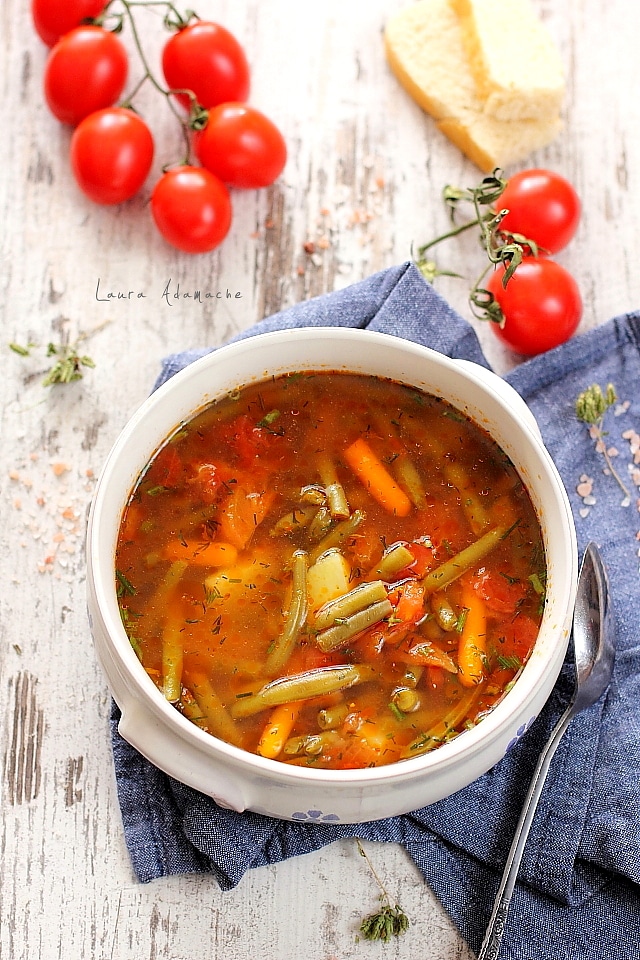 ciorba de fasole pastai in vas